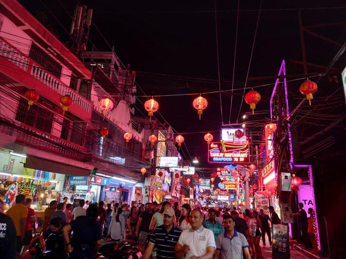 Walking Street Encore Hotel Pattaya Bagian luar foto