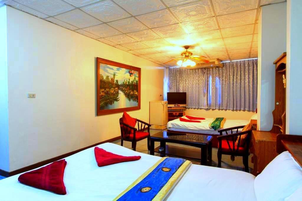 Walking Street Encore Hotel Pattaya Bagian luar foto
