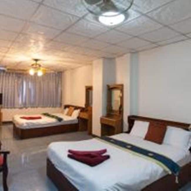 Walking Street Encore Hotel Pattaya Bagian luar foto
