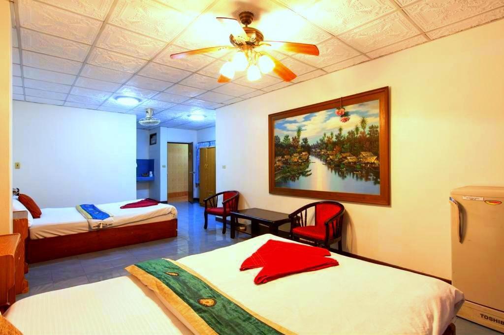 Walking Street Encore Hotel Pattaya Bagian luar foto